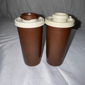 Vintage original Tupperware salt & pepper shaker set Excellent